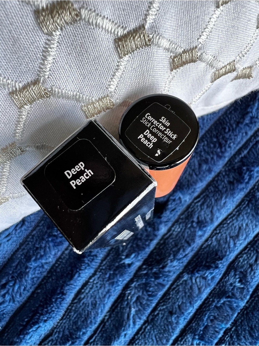 Bobbi Brown Skin Corrector Stick - Deep Peach Orange - Picture 2 of 3